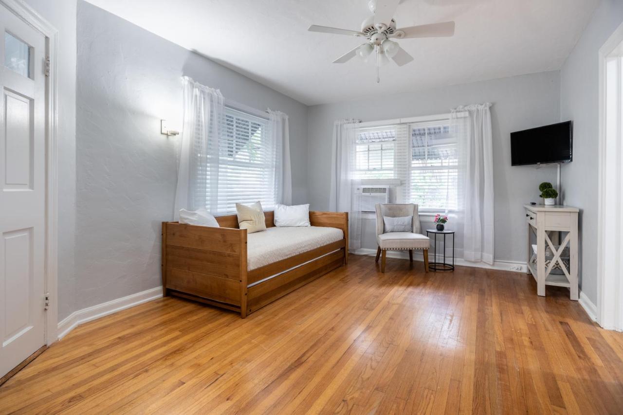 Cozy Apartments In The Triplex House, Historic District Of Orlando Bagian luar foto