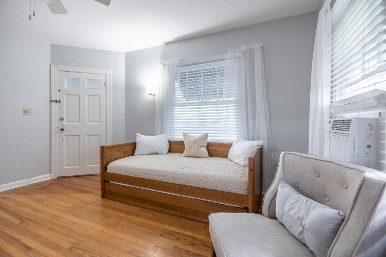 Cozy Apartments In The Triplex House, Historic District Of Orlando Bagian luar foto
