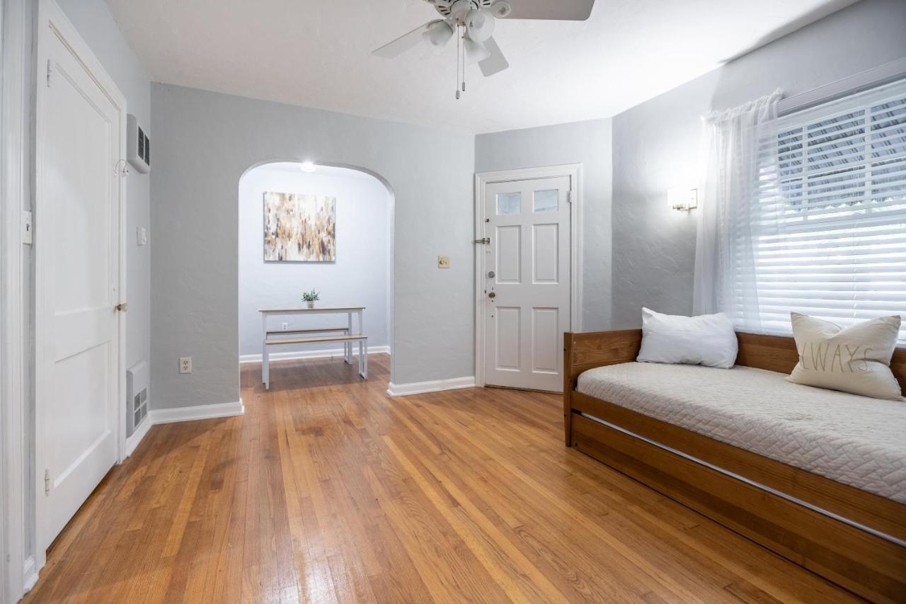Cozy Apartments In The Triplex House, Historic District Of Orlando Bagian luar foto